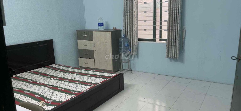 Rent room.