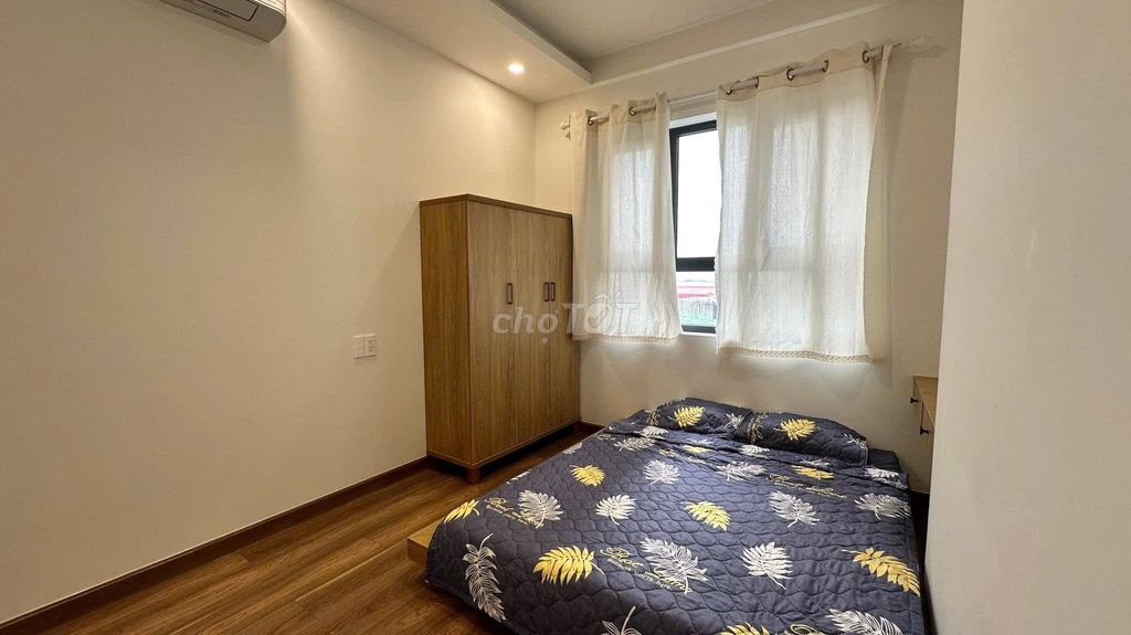 We need to rent the District 7 riverside. One bedroom. 8 million. Two bedrooms. 9 million.