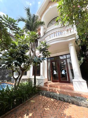 Superview Park, pool, garden, security 24/7.