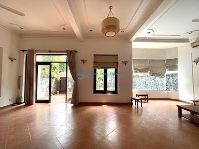 Superview Park, pool, garden, security 24/7.
