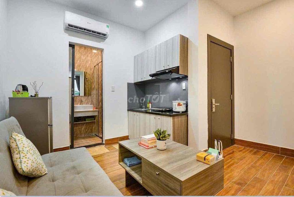 Renting the window studios in the modern super-spot.