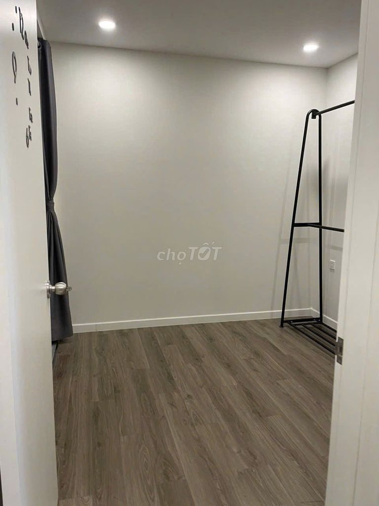 Rent Central Exmium Valium 5th District 8. area 32 meters, 1 bedroom, 1 toilet, 8.5 million.