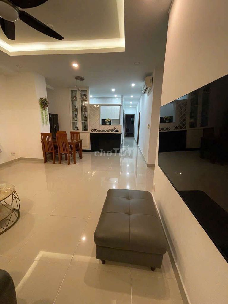 Rent apartment 3 bedrooms*the corner of decor Full interior* BellezaQ7*102 m2*12 million