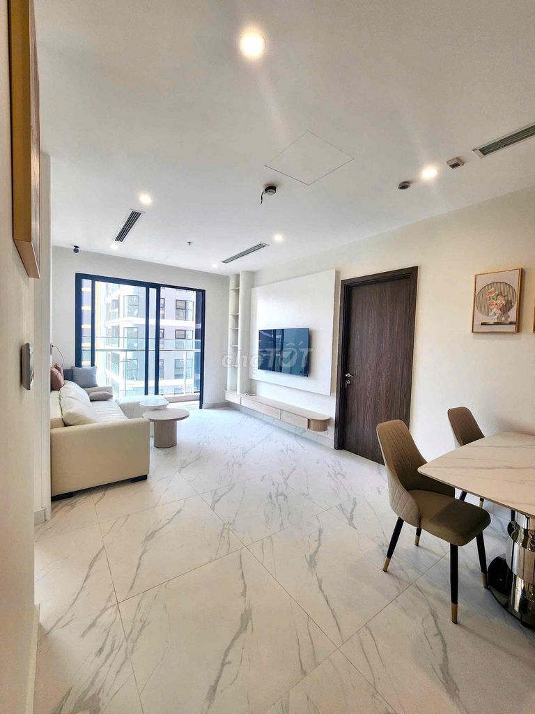 We'll rent out the Vinhomes Grand Park bedrooms in 9th county, which is only 4 million.