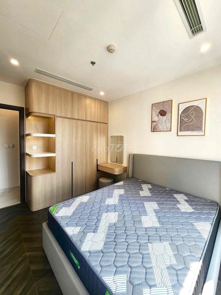 We'll rent out the Vinhomes Grand Park bedrooms in 9th county, which is only 4 million.