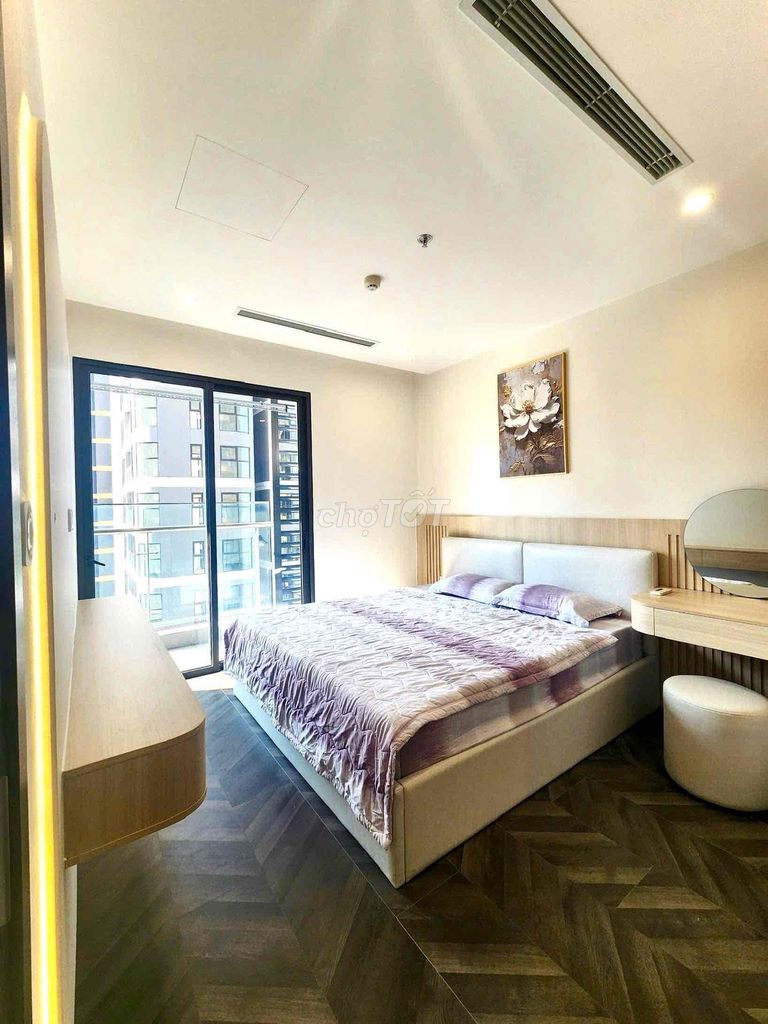We'll rent out the Vinhomes Grand Park bedrooms in 9th county, which is only 4 million.