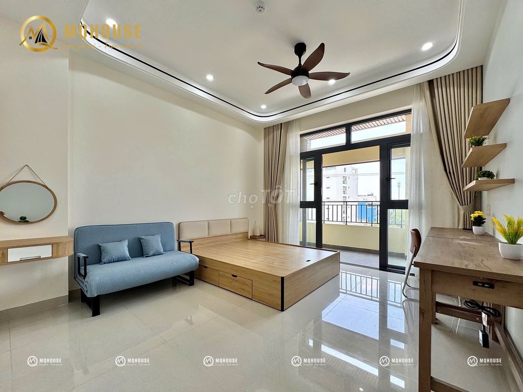 The mini-bar 40 M2 is so wide it's on the third floor of Quang Trung - new paint.