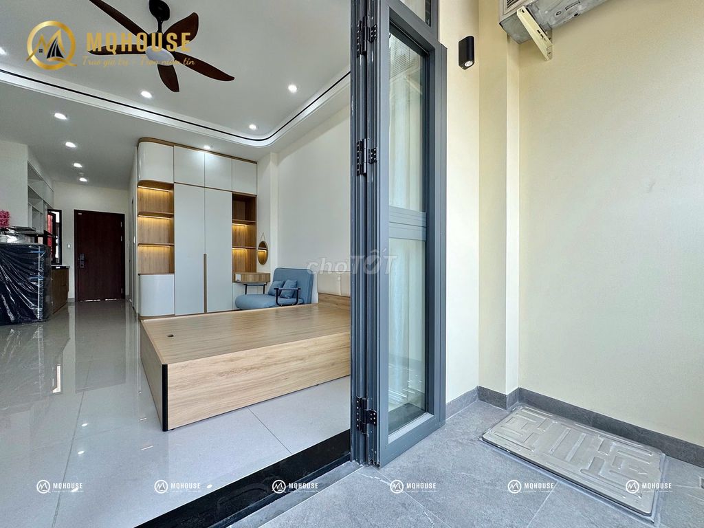 The mini-bar 40 M2 is so wide it's on the third floor of Quang Trung - new paint.