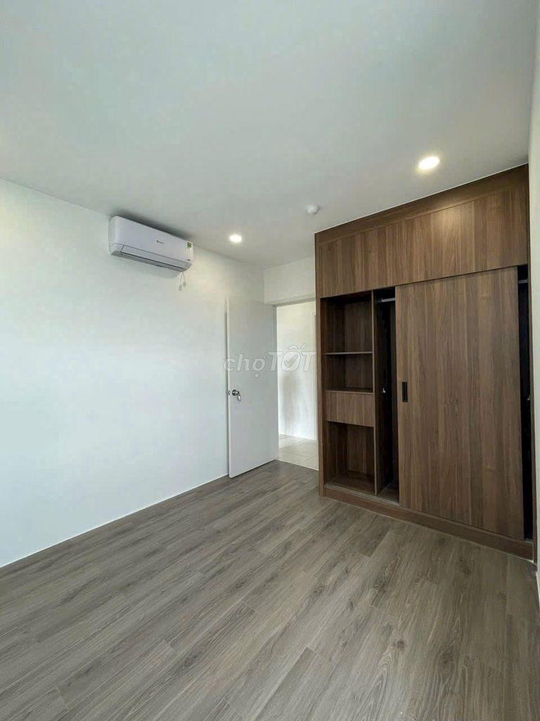 Rent Central Premium District 8 3 bedrooms 2 basic interior toilets