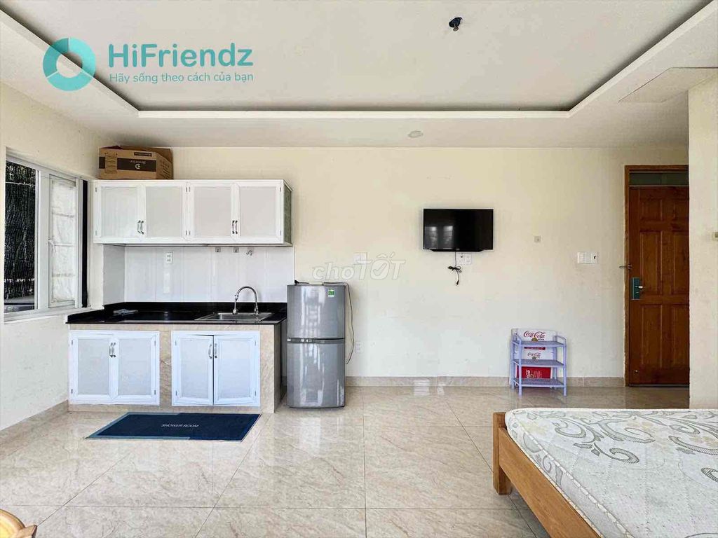 Super open balcony apartment near the center of District 8