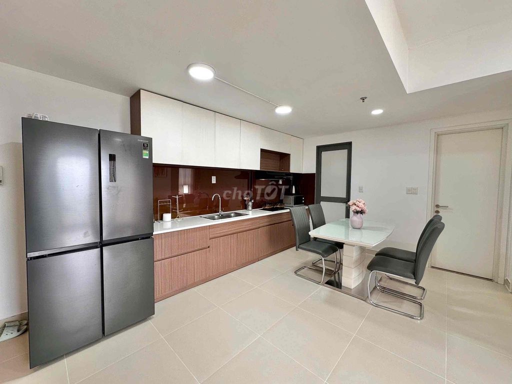 It's already available for a two-room room, two bathrooms, 27 million new furniture.