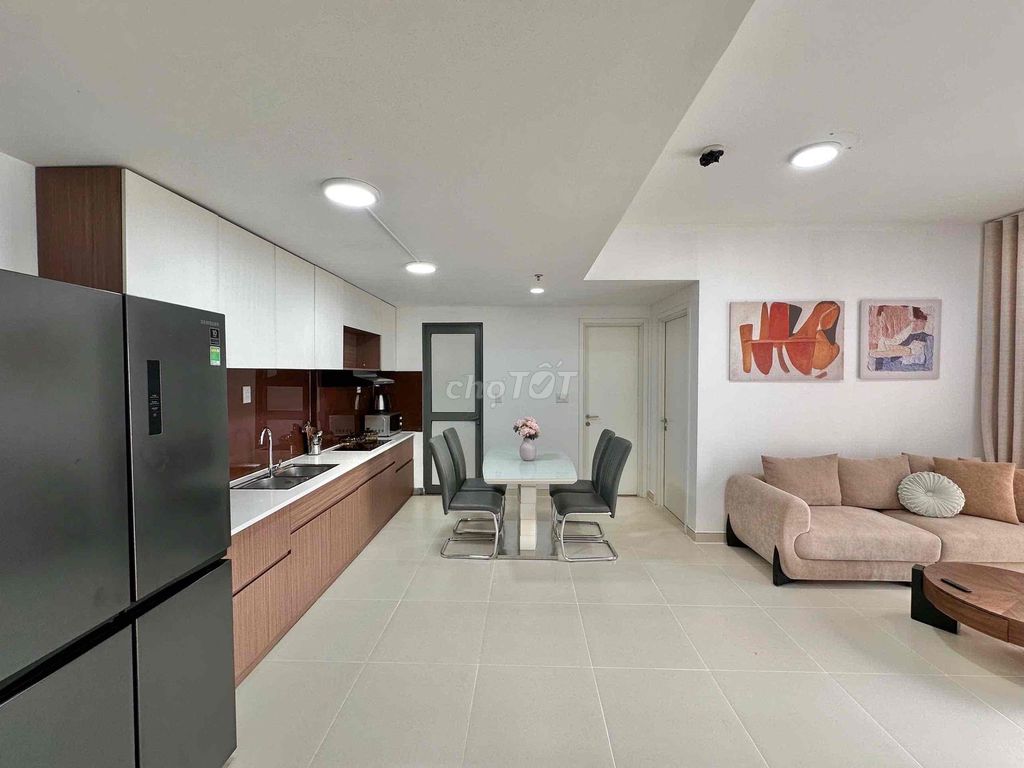 It's already available for a two-room room, two bathrooms, 27 million new furniture.