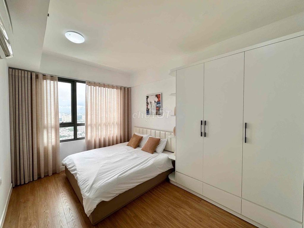 It's already available for a two-room room, two bathrooms, 27 million new furniture.