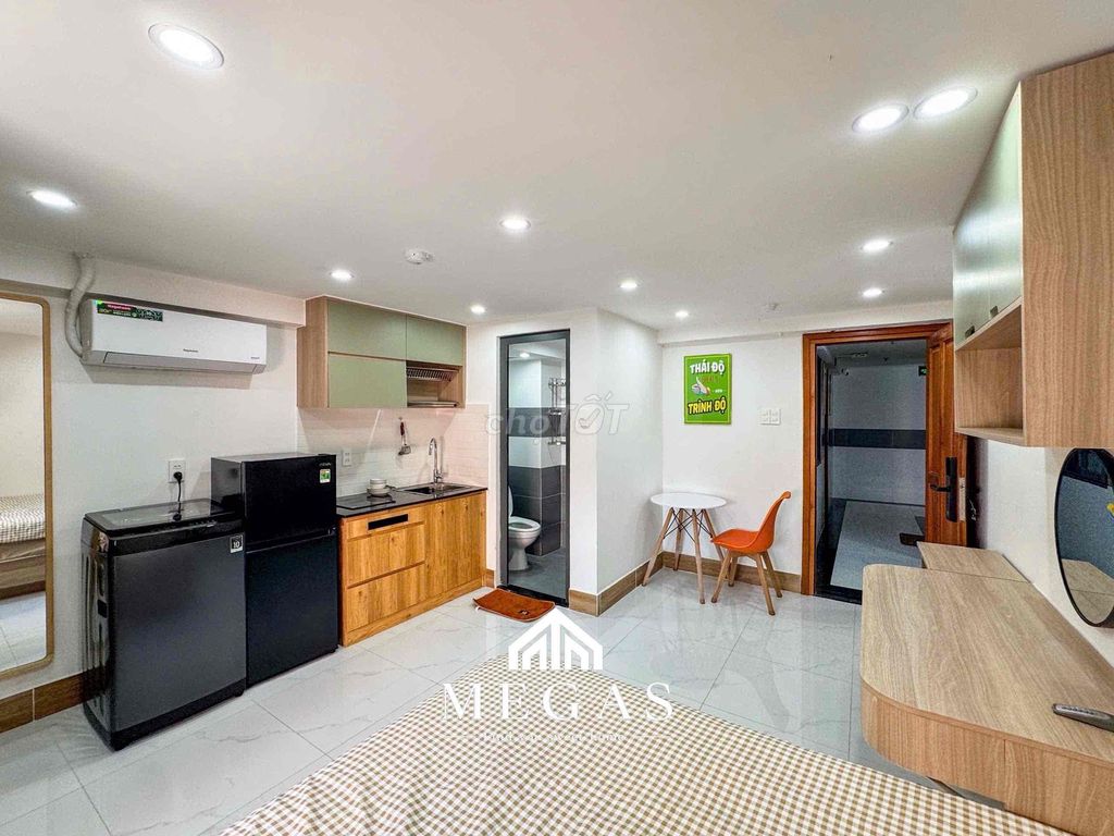 The studio apartment is full of furniture in the Tân Bình Sands Department, the United States market.