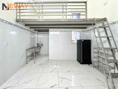 A super open, cheap motel, 200 miles down near the republic, Trường Chinh.