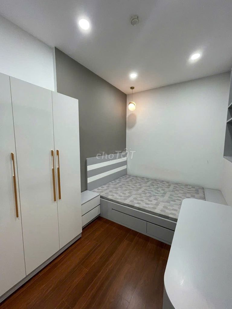 Picity, Thạnh Xuân 13, District 12: 50 meters, air conditioning, 6.5 million a month, one bedroom.