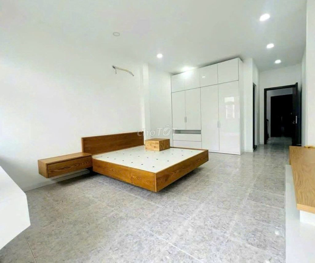 Need to rent an alley house.