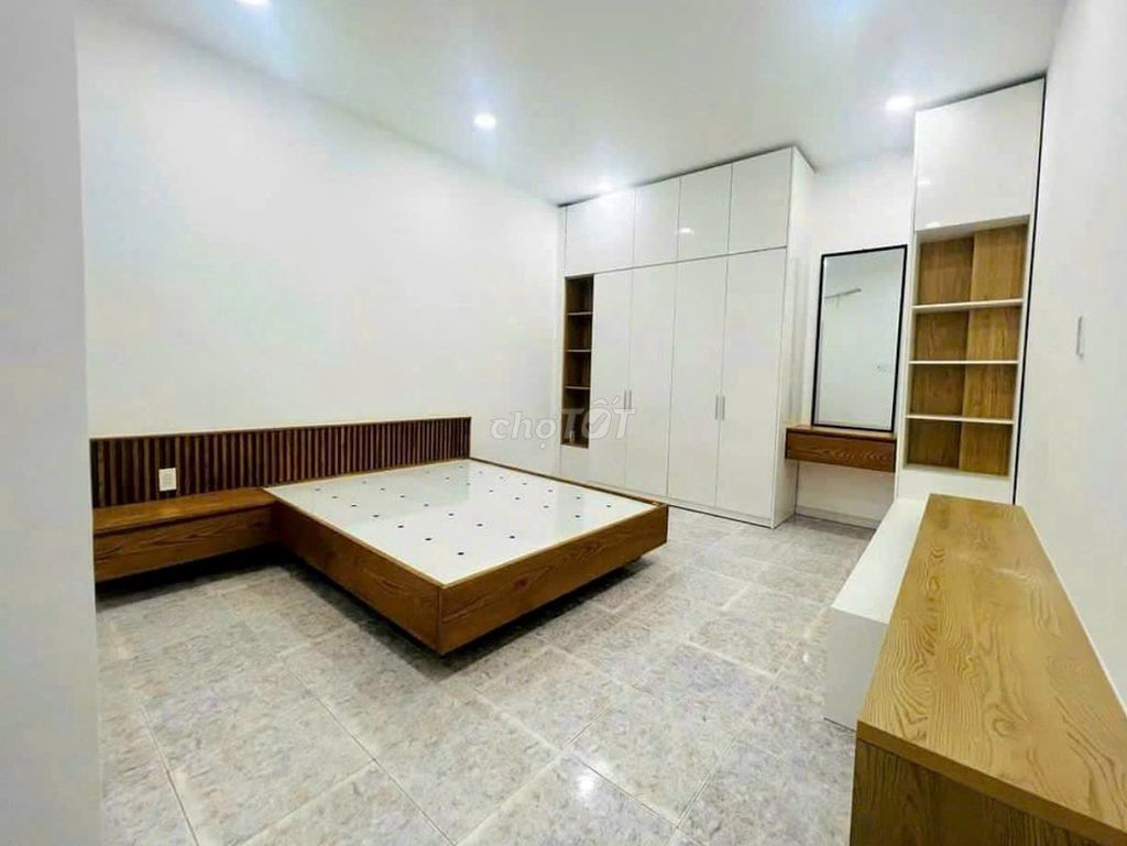 Need to rent an alley house.