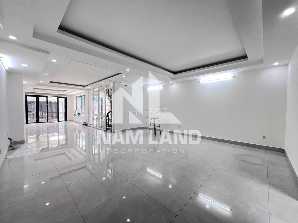 Nice place with a three-story vault. A big six-room company office at Trần Não.