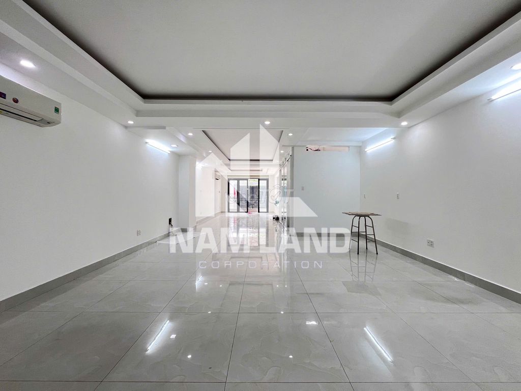 Nice place with a three-story vault. A big six-room company office at Trần Não.
