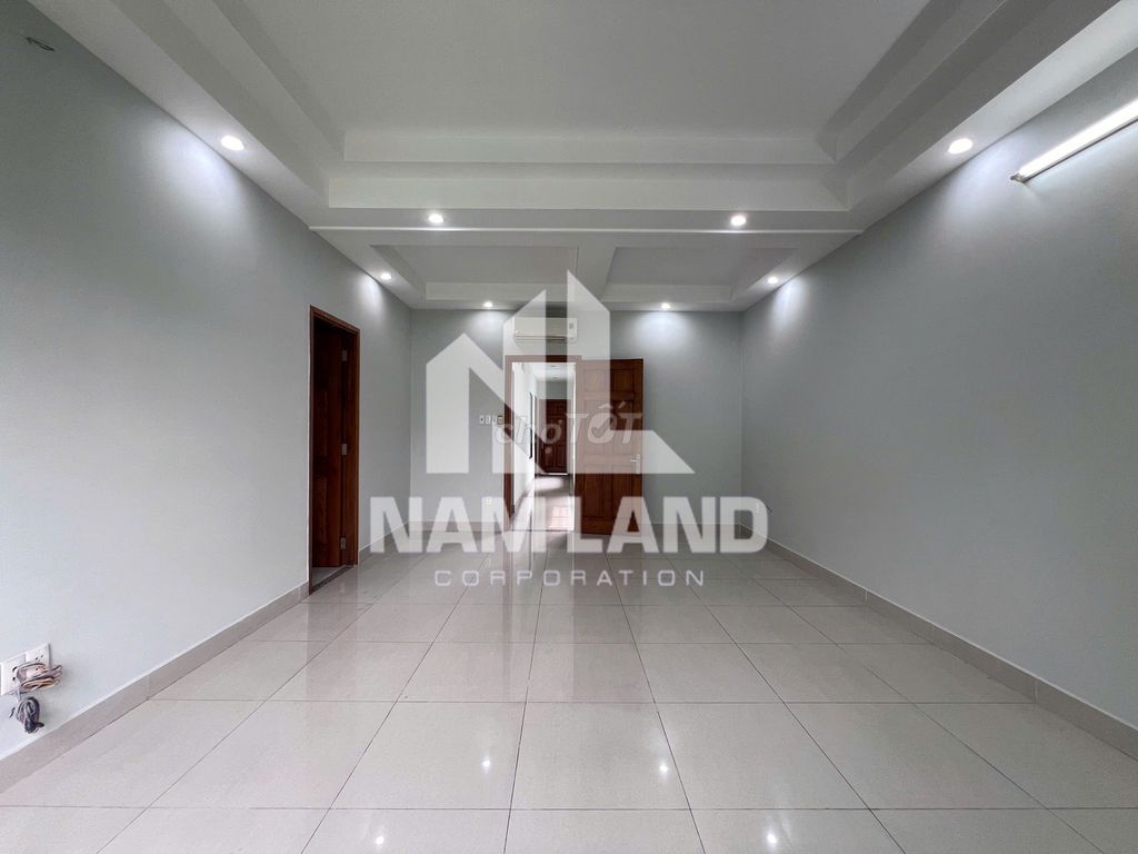 Nice place with a three-story vault. A big six-room company office at Trần Não.