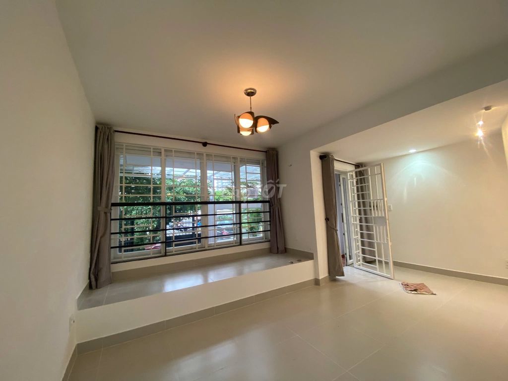 Hires for 3 floors of An Phú-Anhed