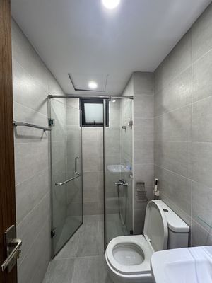 It's the owner who rents Him Lam Phú An basic interiors, air conditioning. At 9.5 million.