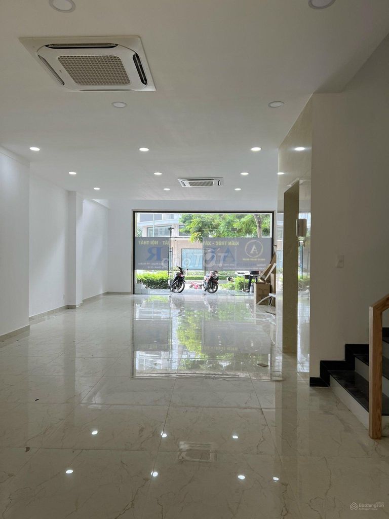 Rent a new New York City cash house, Thủ Đức, 65 million a month.