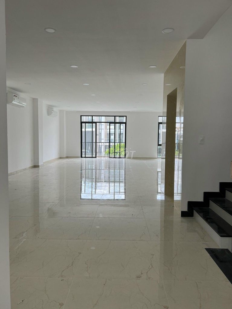 Rent a new New York City cash house, Thủ Đức, 65 million a month.