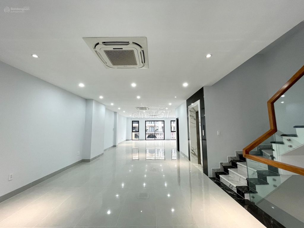 Rent a new New York City cash house, Thủ Đức, 65 million a month.