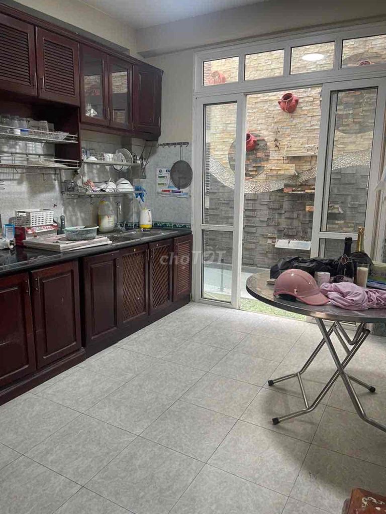 Rent house near the alley front car suitable to open office