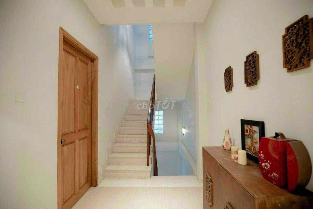 10 x 10 meters, 3 floor four bedroom.5 Phạm Văn Chiêu toilet.