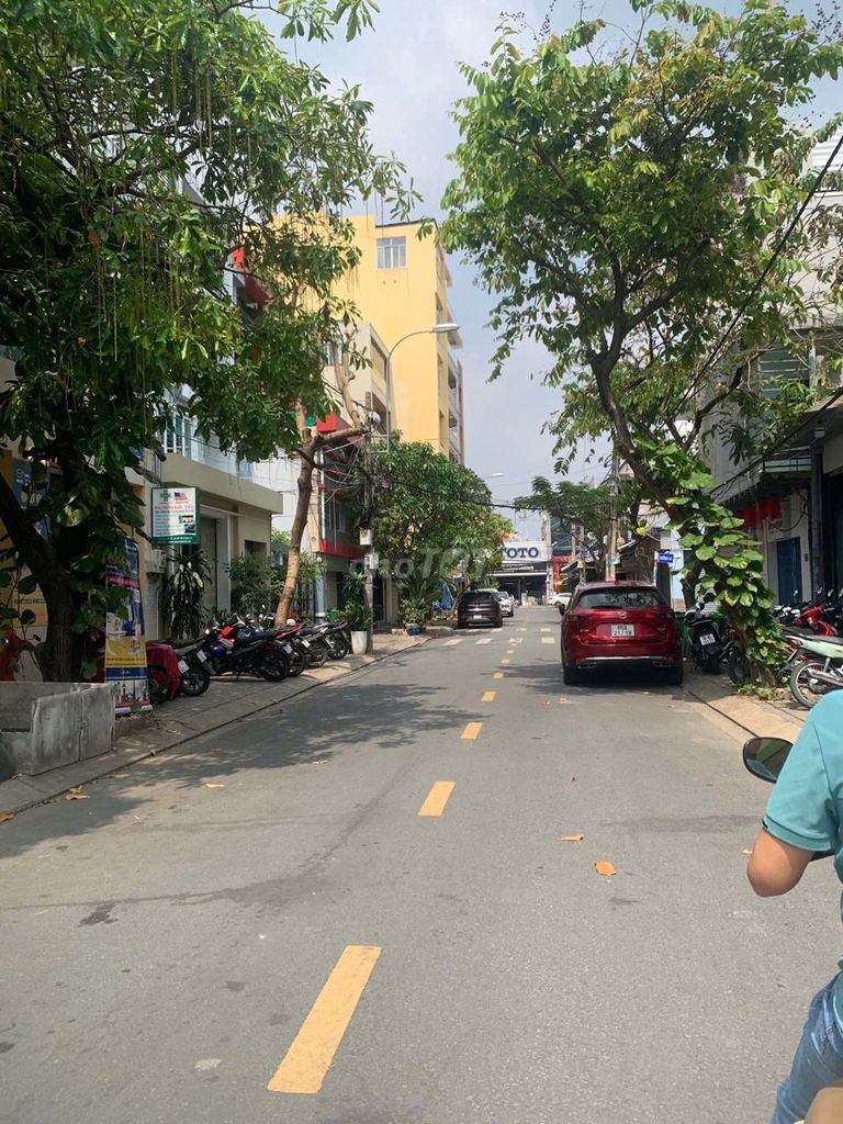 Rent a three-story New Korean Pestilence House. Tân Phong District 7 is now nt