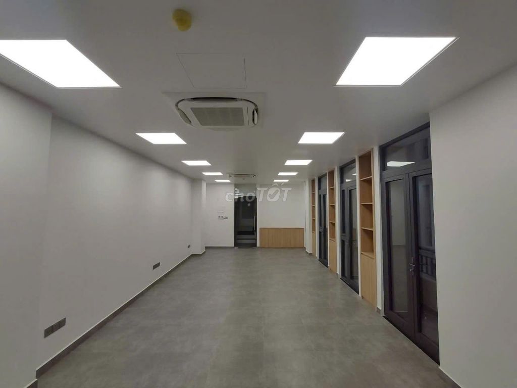 Rent Đặng Văn Ngữ car alley house x520 meters of 4 floors, elevator.