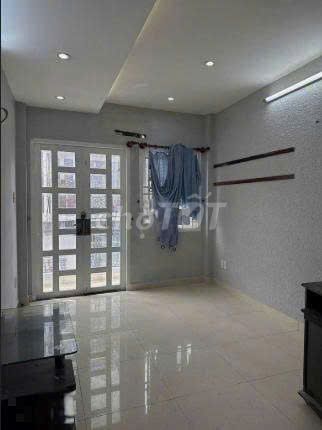 3rd floor bedroom 1.q0 3.2 x 11