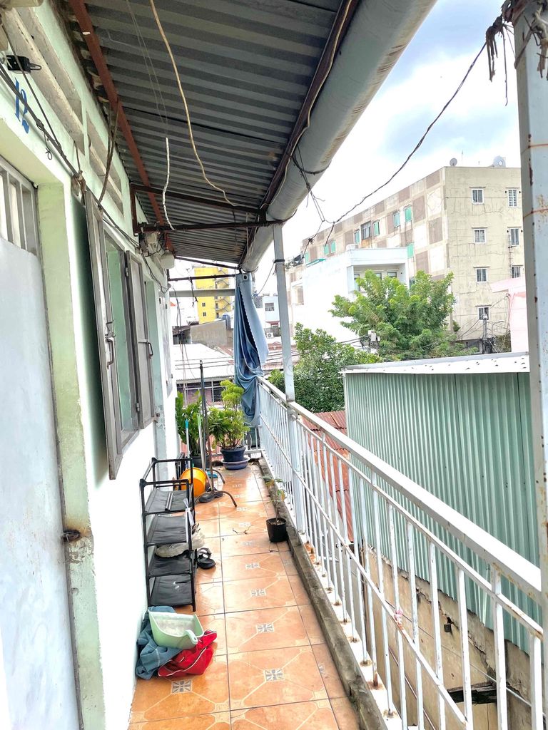 Rent the Public Price Room (Upair) near the District of 12.