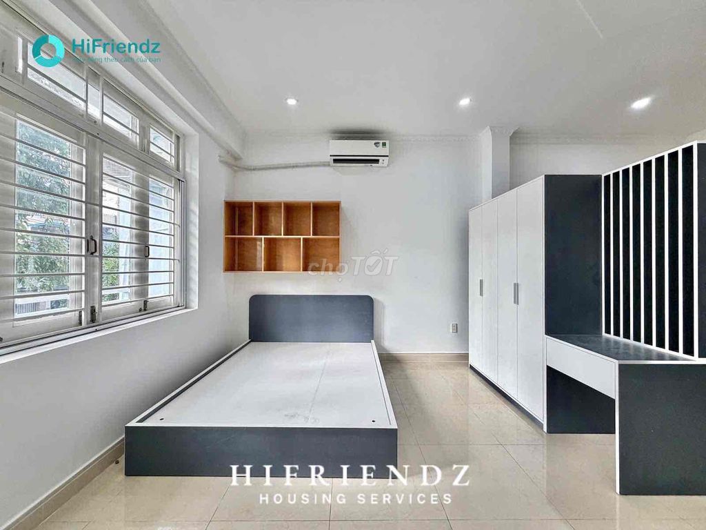 Tell Zhang studio 40 m2 full interior right ueh cs N, University of the Constitution