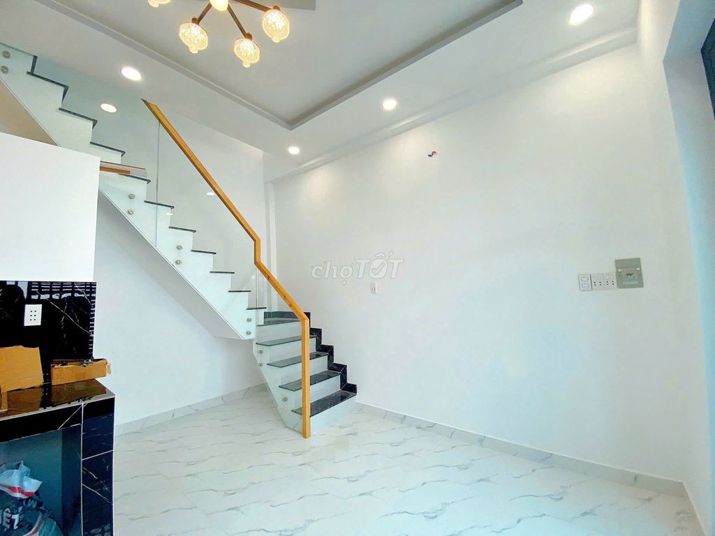 Rent for 8 million and 5 in District 7-- near lotte mart.