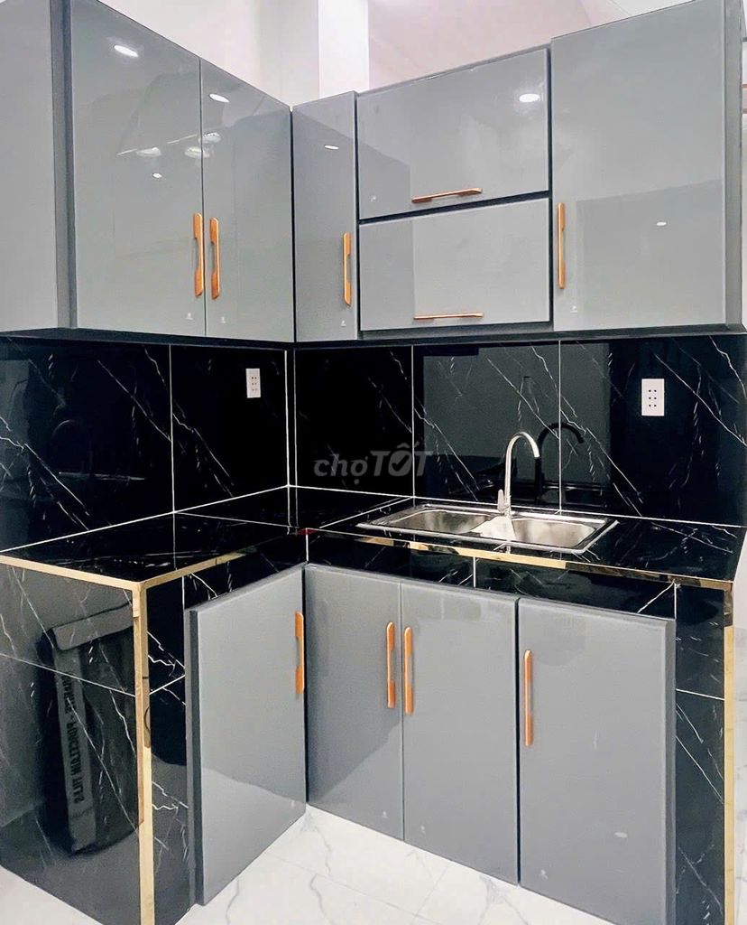 Rent for 8 million and 5 in District 7-- near lotte mart.