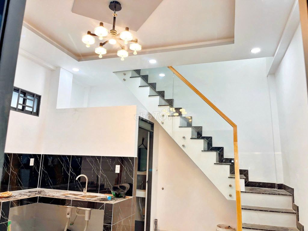 Rent for 8 million and 5 in District 7-- near lotte mart.