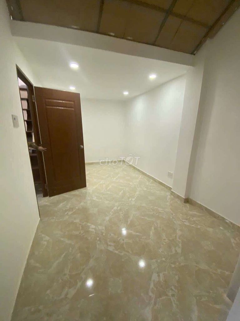 10 million -- 1-Trần Quang Khải County -- 2 bedrooms.