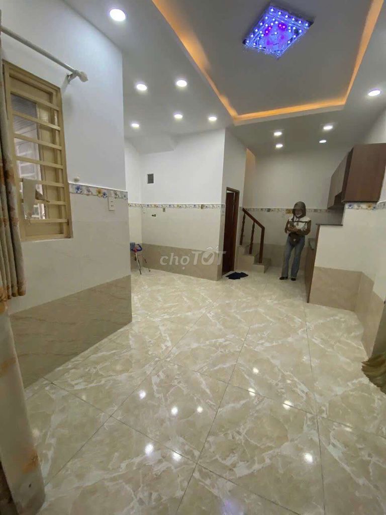 10 million -- 1-Trần Quang Khải County -- 2 bedrooms.