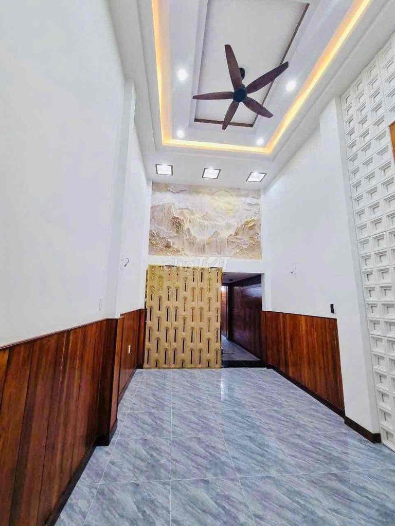 Nice new rental, five stories, Nb block four, near the Excelsior Market