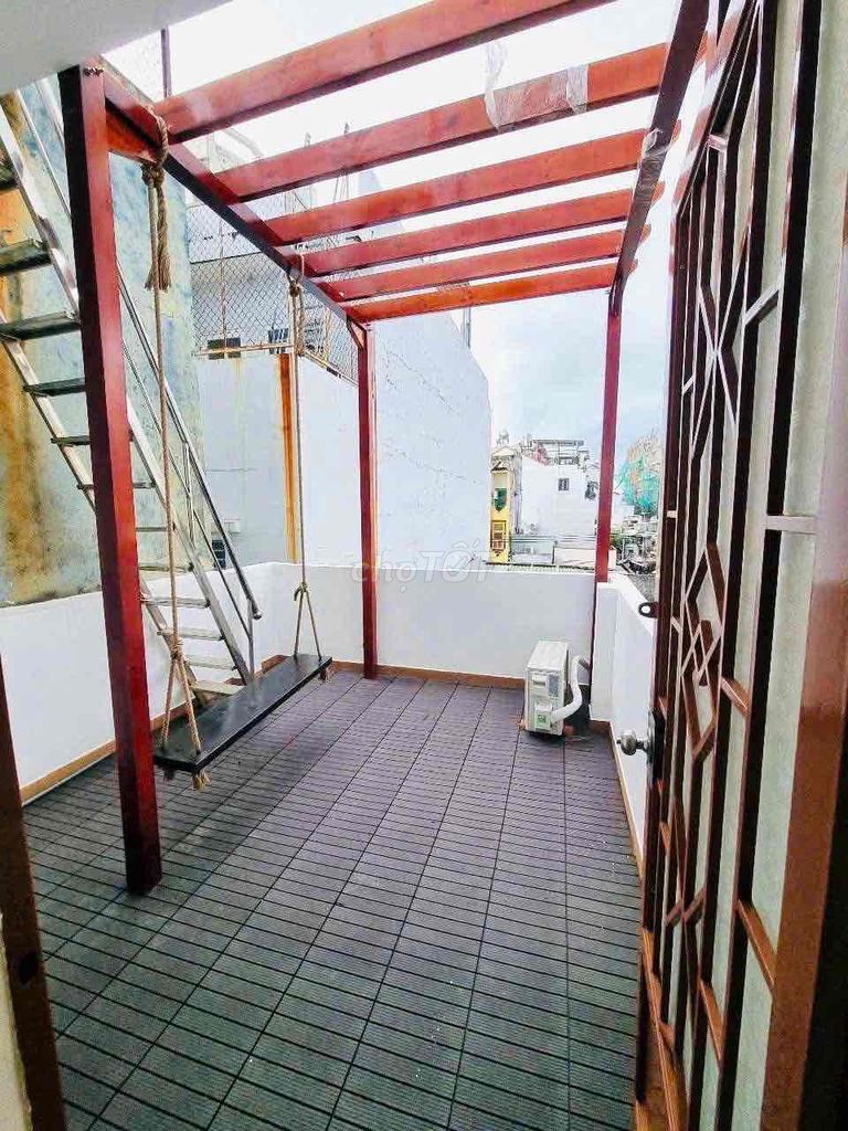 Nice new rental, five stories, Nb block four, near the Excelsior Market