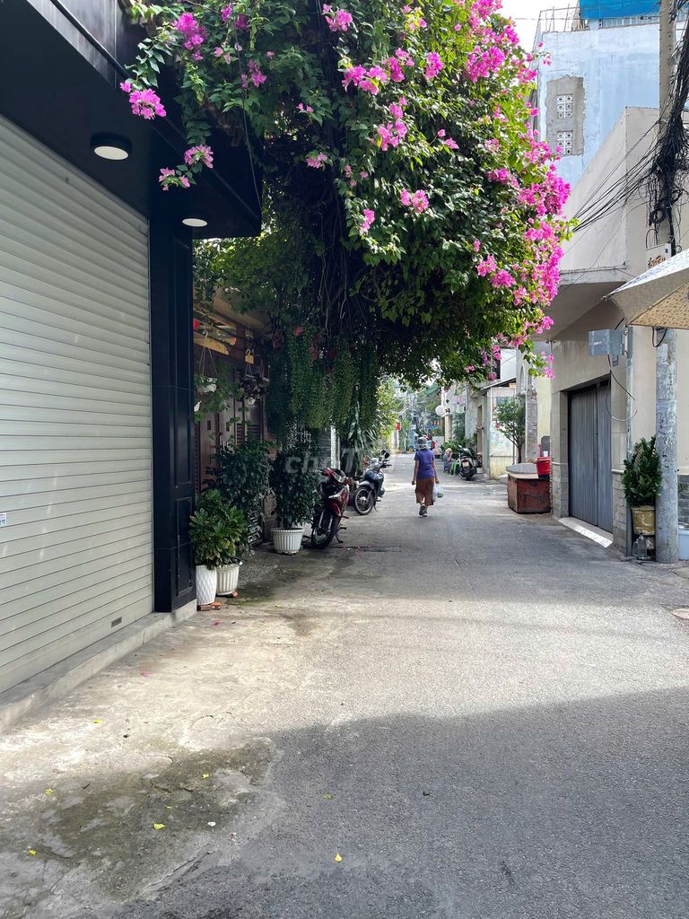 Rent the entire Lê Văn Sỹ street, 5 mx25 meters, area using 250 m2