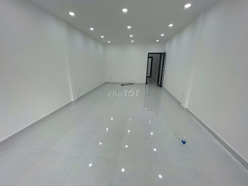 Rent the entire Lê Văn Sỹ street, 5 mx25 meters, area using 250 m2