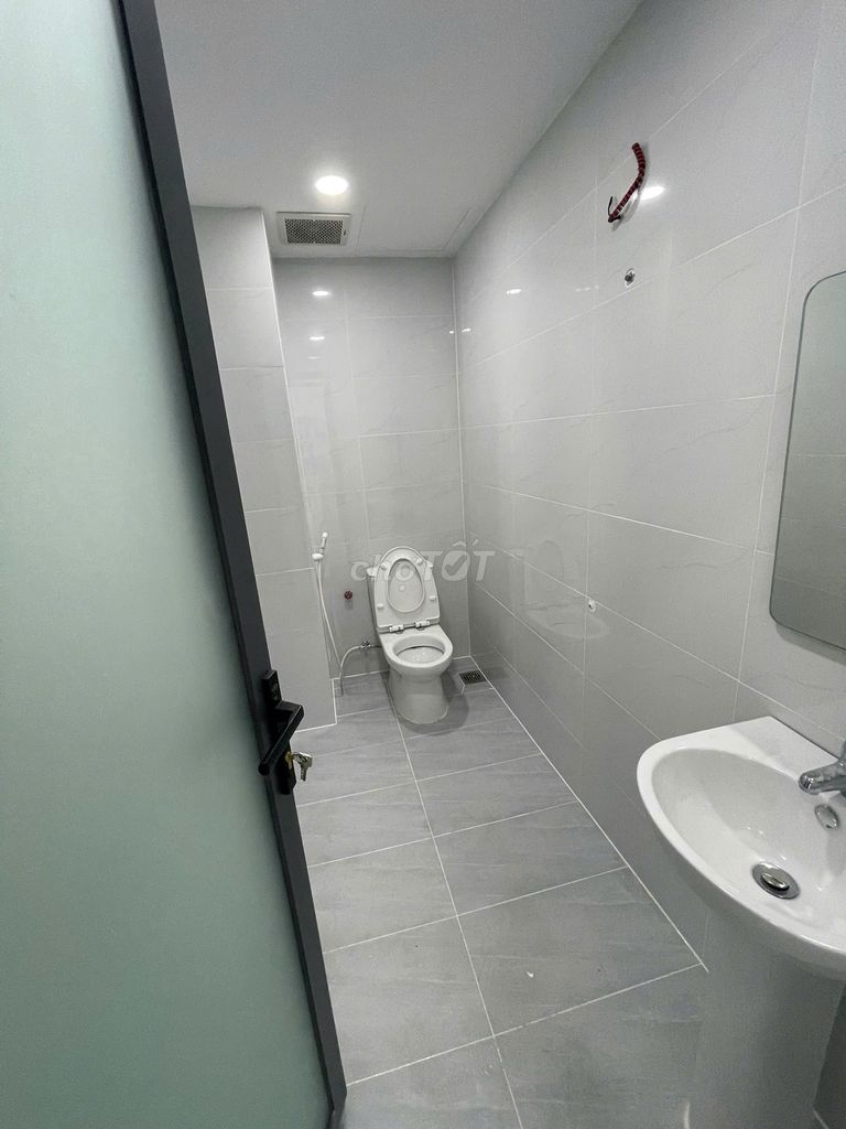 Rent the entire Lê Văn Sỹ street, 5 mx25 meters, area using 250 m2