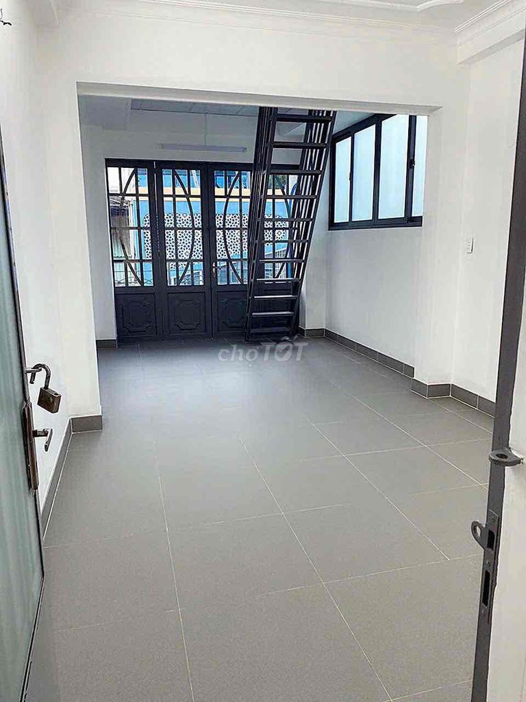Renting cash houses, five stories, 15/5 across, Tân Vĩnh District 4.