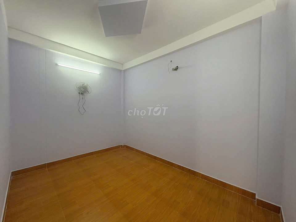 12 trieu renter with rockets 4.12 meters of new houses.