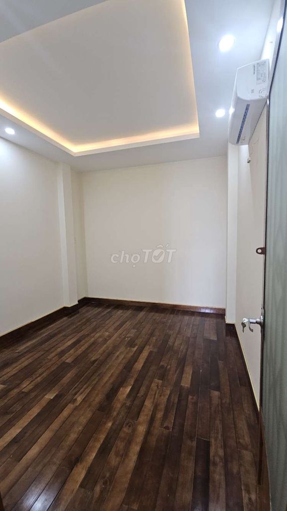 4 bedrooms with a nice four-way front house